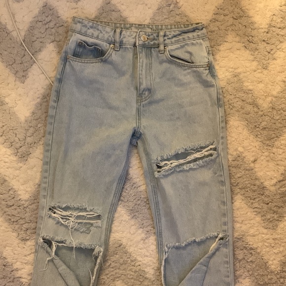 Light Wash Adika Davis Jeans - Picture 6 of 9